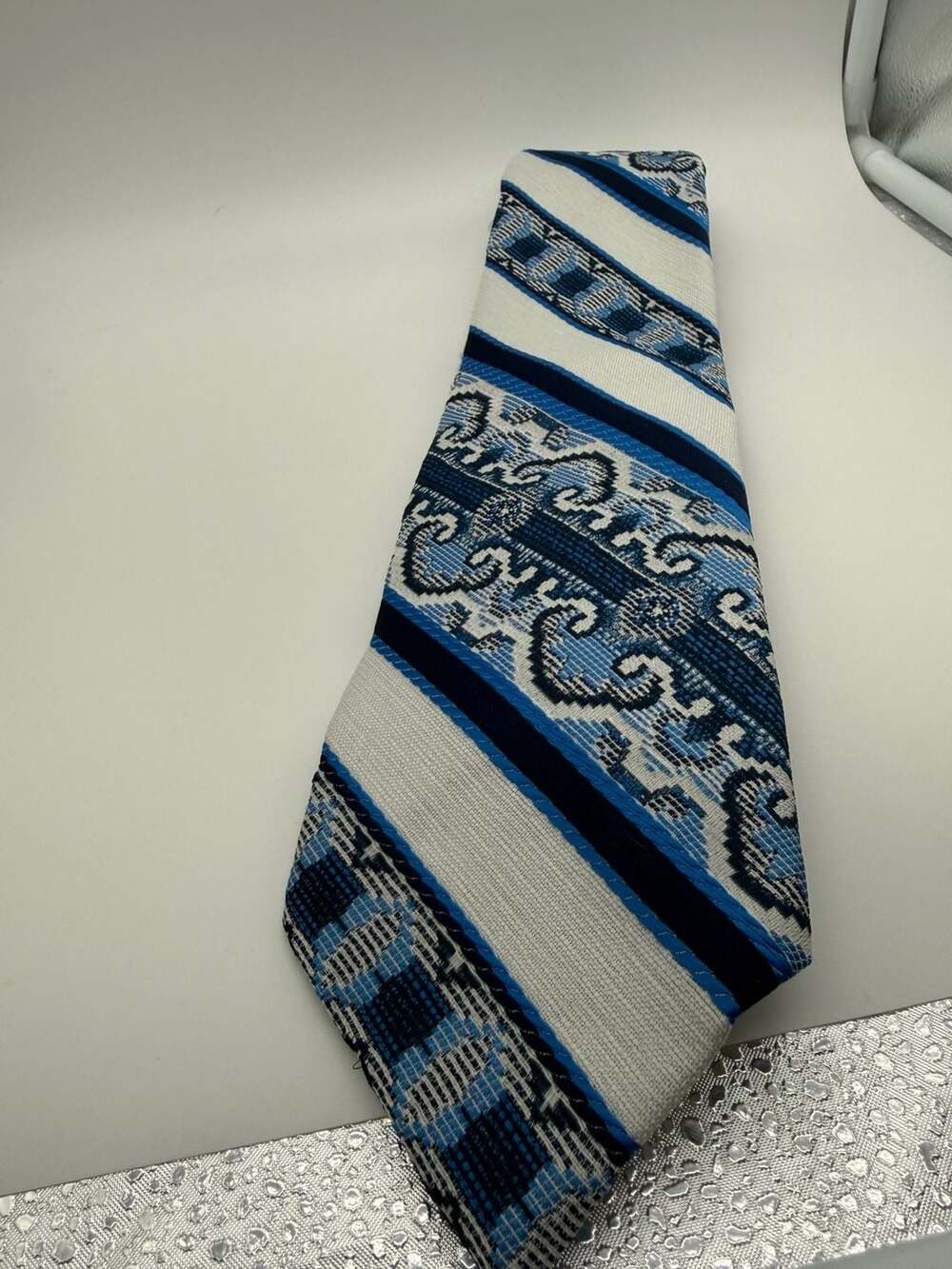 Sears The Men's Store Vintage 70s Wide Blue Geometric Pattern Necktie